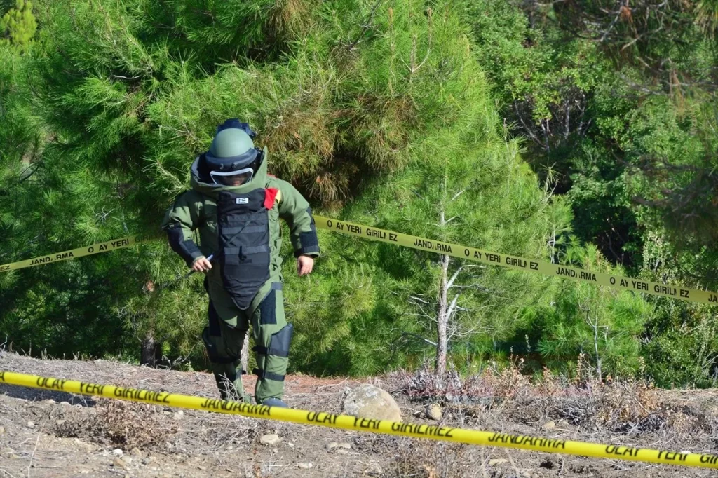 Çanakkale'de 104 yıl önce Çanakkale Kara Savaşları'na ait el bombası bulundu