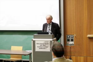 Almanya'daki Köln Üniversitesinde, "Türkiye'de Sürgün" isimli konferans düzenlendi