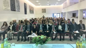 Düsseldorf Başkonsolosluğunda düzenlenen panelde, Kuzey Ren Vestfalya eyaletindeki okullarda Türkçe
