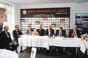 Almanya'nın Kuzey Ren Vestfalya (KRV) eyaletindeki Marl beldesinde düzenlenen toplantıda,