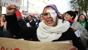 Belçika'nın başkenti Brüksel'de merkez garı önünde toplanan binlerce kişinin katıldığı