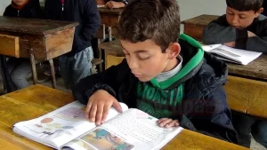   Suriye'nin İdlib ilinde yürüme engelli 10 yaşındaki Ahmed Cesim,