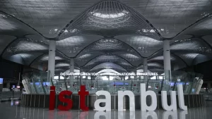 Tedbirler kapsamında girişlerde termal kameralar ile "İGA Hijyen Ekibi'nin kullandığı