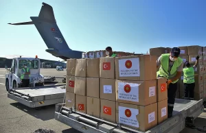 Türkiye'nin, yeni tip koronavirüsle mücadeleye katkı sağlamak amacıyla Azerbaycan'a gönderdiği