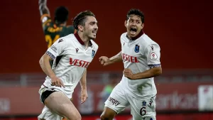 Ziraat Türkiye Kupası finalinde Aytemiz Alanyaspor'u 2-0 yenen Trabzonspor, kupayı