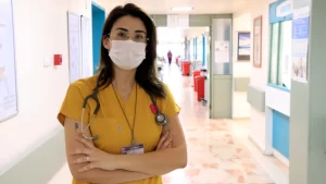 Fırat Üniversitesi Hastanesi'nde görev yaparken yakalandığı Kovid-19 nedeniyle plazma tedavisi