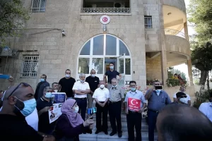 Aralarında Kudüs’ün kanaat önderlerinin de bulunduğu bir grup Filistinli, Türkiye’nin