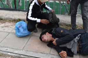 Yunanistan'ın Midilli Adası'nda, iltica işlemlerinin yavaş ilerlemesi ve kamplardaki kötü