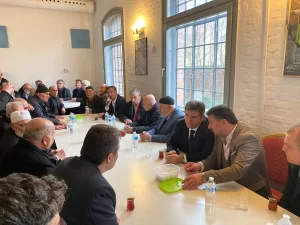 Türkiye'nin Berlin Büyükelçisi Ali Kemal Aydın: "Bir kafeye, bir de