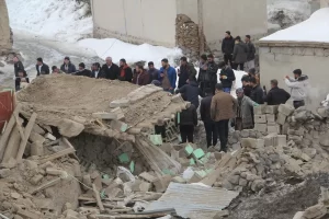 İran'ın batısındaki Kotur ilçesinde 5,7 büyüklüğünde deprem meydana geldi. Van