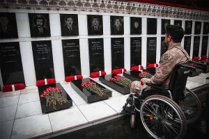Azerbaycan'da, bağımsızlığın sembolüne dönüşen ve tarihe "Kanlı Ocak" olarak geçen
