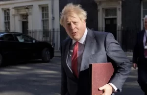 İngiltere Başbakanı Boris Johnson, bazı ülkelerin kanda pıhtılaşma yaptığı iddiasıyla