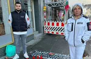Almanya'da Sylt Adası'nda düzenlenen bir kutlama sırasında katılımcıların ırkçı şarkı