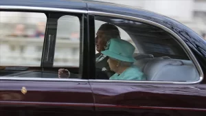 İngiltere Kraliçesi 2. Elizabeth'in ölümünün ardından 73 yaşındaki oğlu Charles