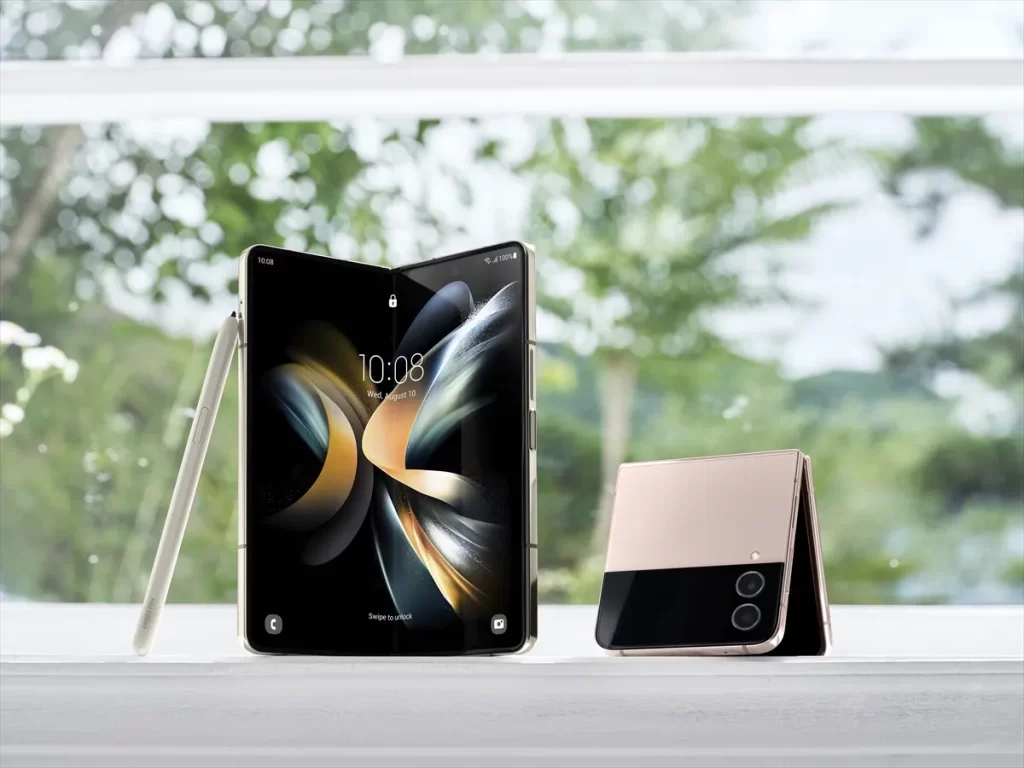 Galaxy Z Flip4 ve Galaxy Z Fold4'ü katlanabilen akıllı telefonu