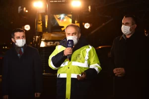 Başkan Alinur Aktaş Bursa’da kar yağışıyla birlikte ulaşımda bir sorun