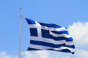 Hükümet, koruyucu aile hizmetini yaygınlaştırıcı yasal düzenlemelere hazırlanıyor