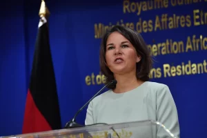 Almanya Dışişleri Bakanı Annalena Baerbock, Rusya'ya karşı savaşan Ukrayna'ya gerektiği