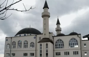 Kovid-19 salgını ile mücadele kapsamında alınan tedbirleri gevşetmeye başlayan Avusturya’da,