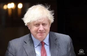 İngiltere Başbakanı Boris Johnson, ülkede ihtiyacı olan milyonlarca kişinin sosyal