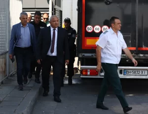 Bulgaristan İçişleri Bakanı İvan Dermenciev, Türkiye-Bulgaristan sınırındaki tır geçişlerinde yaşanan