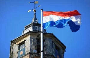 Hollanda'da kuş gribi salgınının yayılması nedeniyle aynı firmaya ait Grootschermer