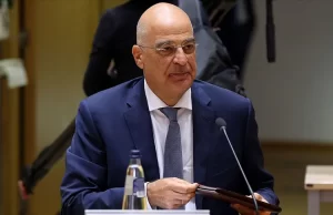 Dendias, "Başbakan’ın belirlediği politikanın dışında bir çizgi izlenmesi mümkün değil.