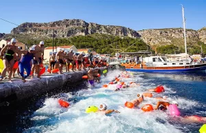 Bu yıl 18’incisi düzenlenen "Megisti-Kaş Swim Race" 20 ülkeden 175