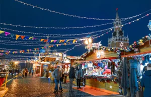 Almanya'nın Saksonya-Anhalt eyaletinin Magdeburg kentinde 20 Aralık'ta Noel pazarına araçla
