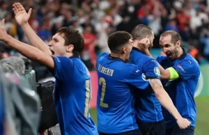 EURO 2020'nin normal süresi ve uzatmaları 1-1 tamamlanan final maçında