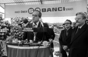 Türkiye'nin kalkınma yolculuğuna katkı sunan, yaşamıyla, başarılarıyla, iş ilişkileriyle genç,