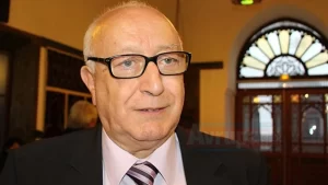     Fransa'nın Rennes kentinde üç caminin duvarına İslam karşıtı