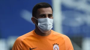 Galatasaray'da sağ bek Omar Elabdellaoui'nin lisansı çıkarılmadı.