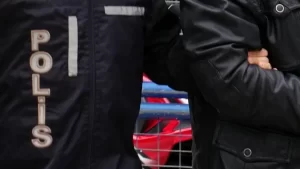 Edirne'de aralarında meslekten ihraç edilen Sayıştay denetçisinin de yer aldığı