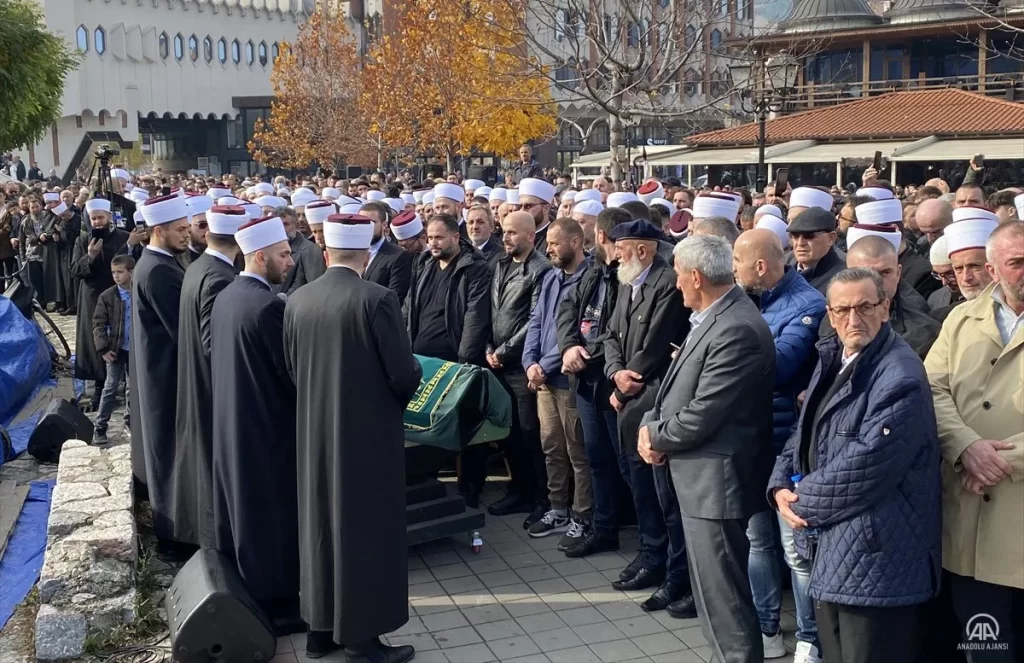 Sırbistan'ın eski meşihat başkanı Zukorlic son yolculuğuna uğurlandı