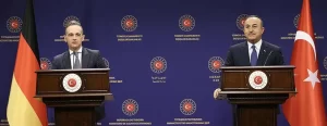Bakan Çavuşoğlu, Fenerbahçe ile görüşmelere başlayan Özil'in, Cumhurbaşkanı Erdoğan'la olan