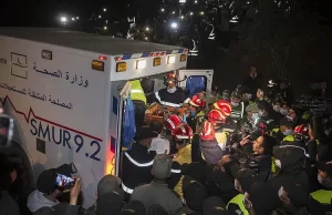 Fas'ta yaklaşık 5 gün boyunca 32 metre derinlikteki kuyuda mahsur