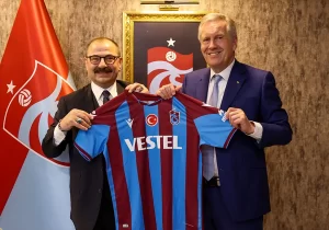 Eski Almanya Cumhurbaşkanı Christian Wulff, Trabzonspor Kulübü'nü ziyaret etti.