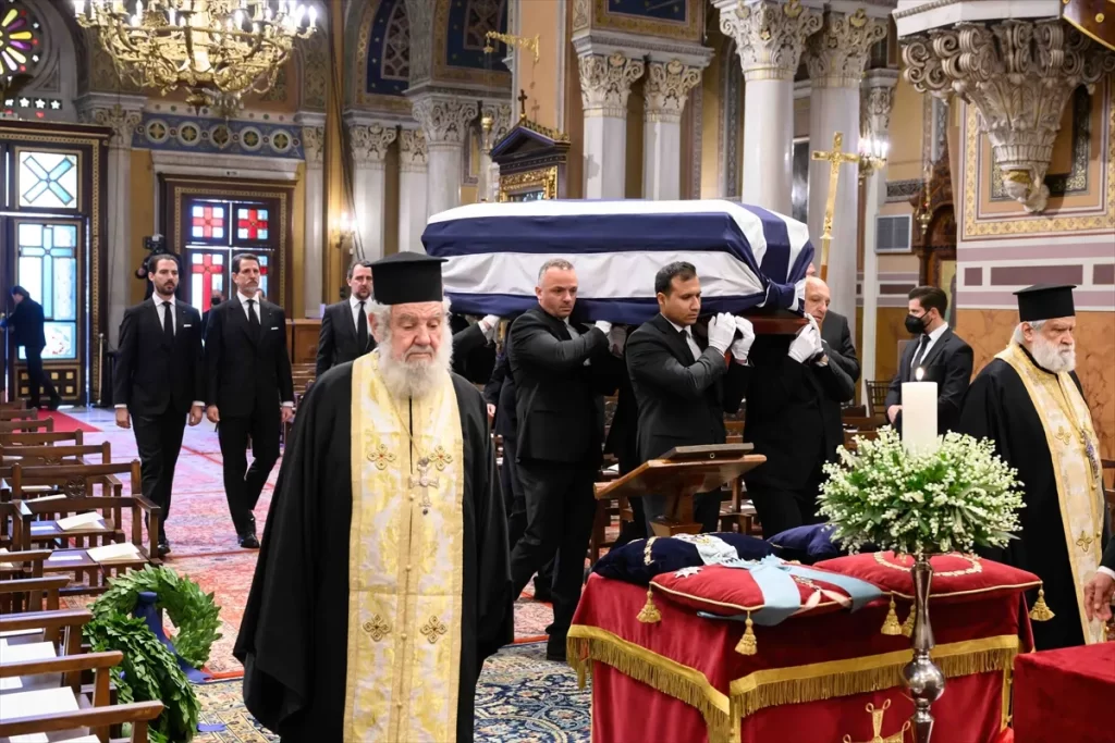 Yunanistan'ın en eski Kralı son yolculuğuna uğurlandı