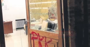 LONDRA   Londra'dakı Kahramanmaraşlılar Eğitim ve Kültür Derneği'ne PKK'lılar saldırdı.