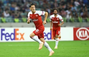 Fenerbahçe Kulübü, Mesut Özil'in transferi için görüşmelere başlandığını borsaya bildirdi.