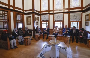 Almanya’da temaslarda bulunan Aile ve Sosyal Hizmetler Bakanı Derya Yanık,