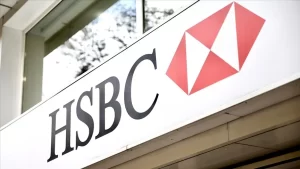 İngiltere'nin en büyük bankası HSBC, ülkedeki 82 şubesini kapatmaya karar