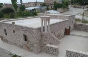 Kayseri'de Himmetdede Mahallesi'nde bulunan 8 asırlık tarihi cami, Kocasinan Belediyesi