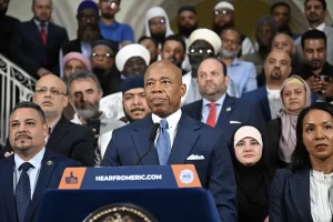 New York Belediye Başkanı Eric Adams, cuma vaktinde ve ramazan
