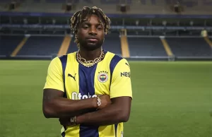 Fenerbahçe, Allan Saint-Maximin'i resmen kadrosuna kattığını açıkladı. Sarı-Lacivertliler, Fransız yıldızı