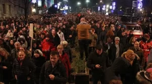 SIRBİSTAN   Sırbistan'da hükümet karşıtı protesto     Sırbistan'ın başkenti