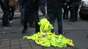 HOLLANDA   Hollanda'da "kırmızı yelekliler" eylem yapacak   Hollanda'da "sarı