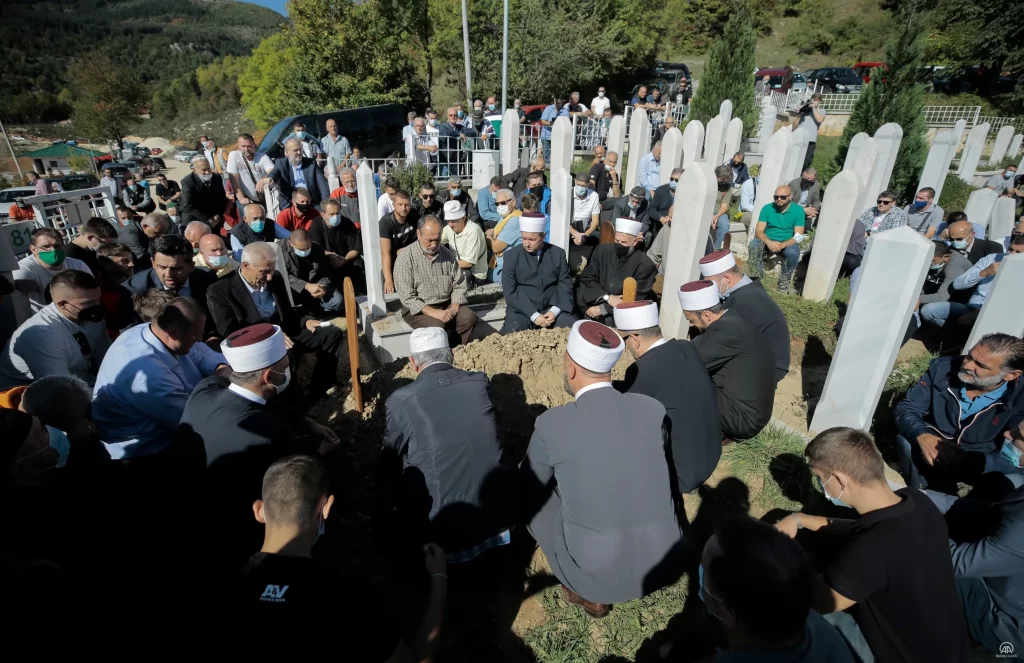 Bosna Hersekli "Zilha teyze"si son yolculuğuna uğrlandı