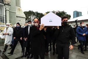 Beşiktaş'taki evinde 83 yaşında hayatını kaybeden psikolog ve yazar Prof.